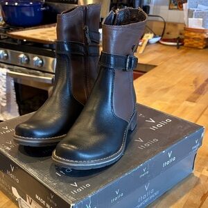 V Italia Women's Black and Brown Ankle Boots 36 New in the Box
